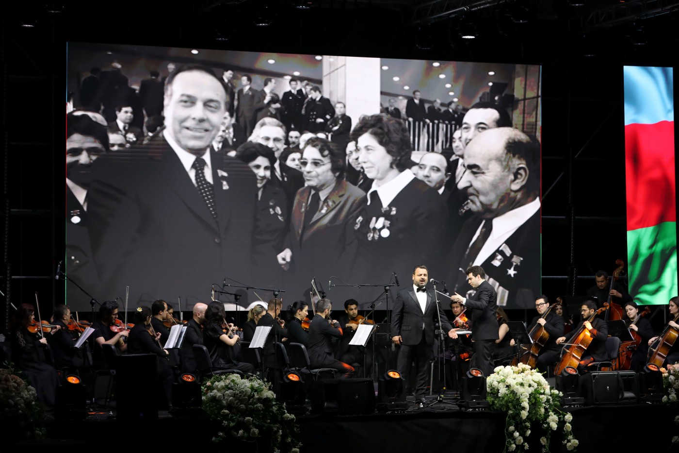 Nizamidə Heydər Əliyevin anadan olmasının 101-ci ildönümü münasibətilə konsert təşkil olunub - FOTOLAR+VİDEO